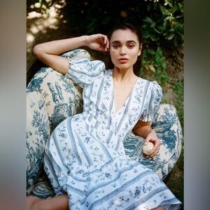 Reformation never worn linen wrap dress blue and white stunning!